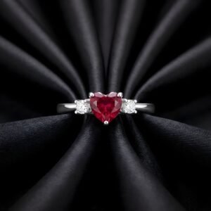 Corazón Silver Ring