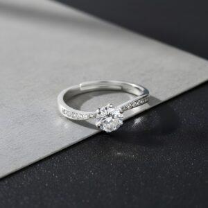 Étoile Solitaire Ring